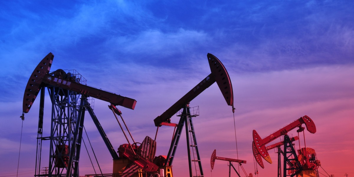 Navigating the Global Oilfield Services Market: Trends, Players, and Regional Dynamics
