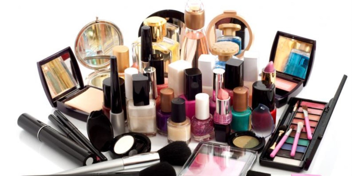 Customization and Collaboration: Navigating the Landscape of Cosmetic OEM/ODM Market