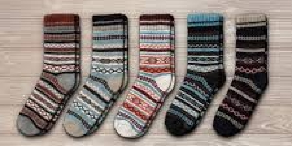 How To Keep Your Feet Warm With Cozy Socks?