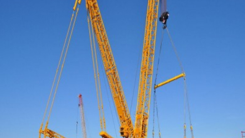 Crawler Cranes: Power and Precision in Heavy Lifting | Times Square Reporter