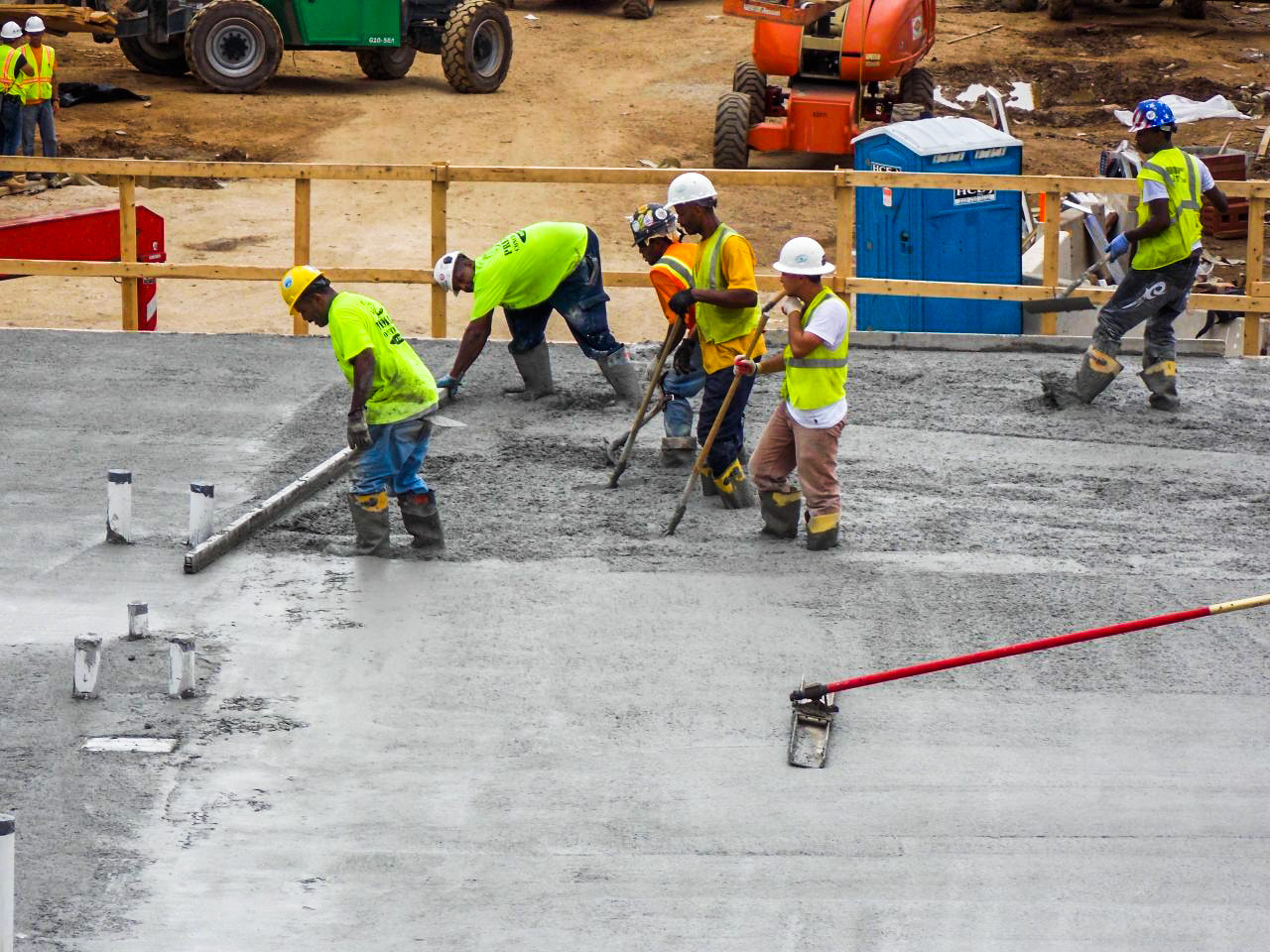 Top Concrete Contractors in Simi Valley | Call 818-654-4184