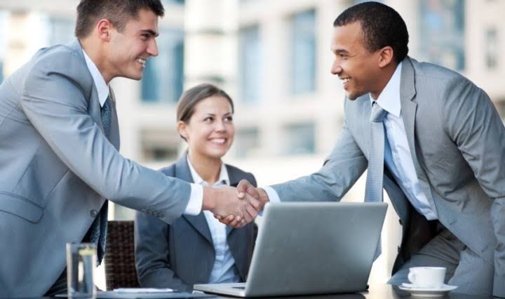 MASTERING THE BASICS: AN INTRODUCTION TO SALESMANSHIP FOR BEGINNERS | Austin Tommy