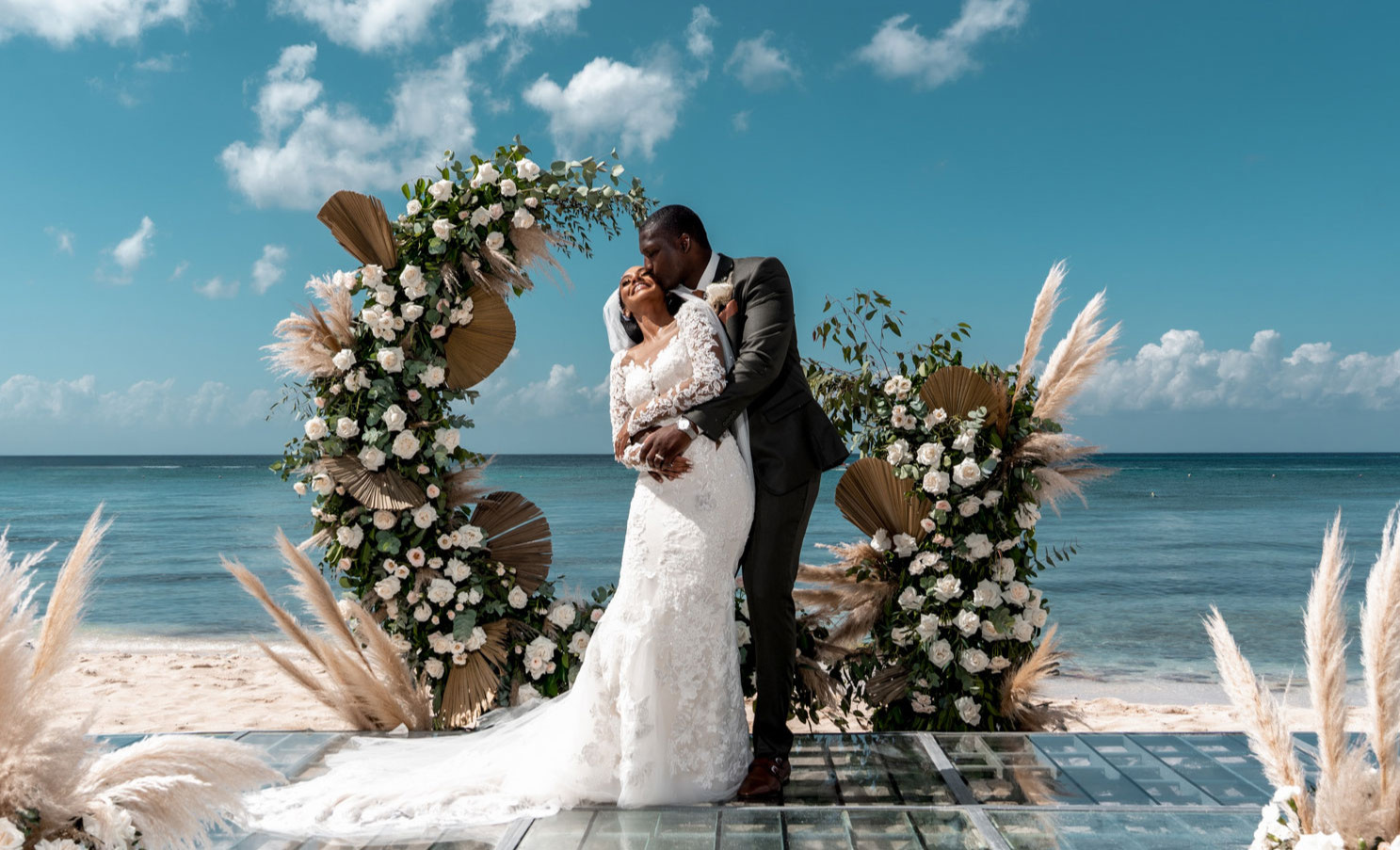Wedding Photographer & Videographer Cancun - Oohvow